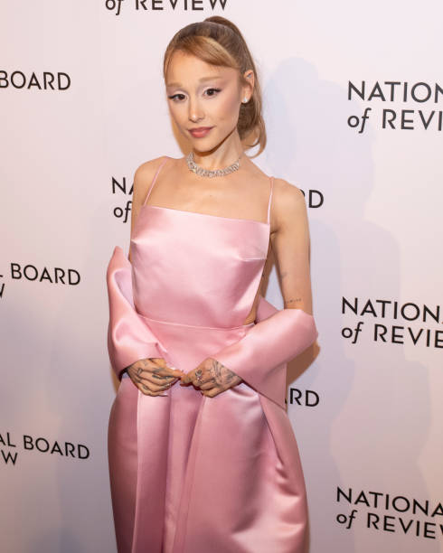 Ariana Grande attends The National Board of Review Annual Awards Gala at Cipriani 42nd Street on January 07, 2025 in New York City. — frame 23/32 (490×612)