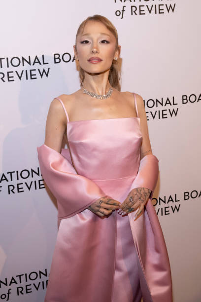 Ariana Grande attends The National Board of Review Annual Awards Gala at Cipriani 42nd Street on January 07, 2025 in New York City. — frame 28/32 (408×612)