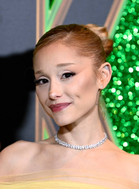 Ariana Grande attends the "Wicked: Part One" European Premiere at The Royal Festival Hall on November 18, 2024 in London, England. — frame 11/15 (451×612)