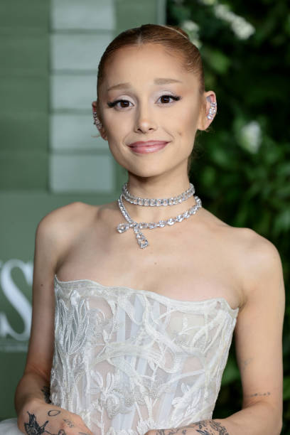 Ariana Grande attends the WSJ. Magazine 2024 Innovator Awards on October 29, 2024 in New York City. — frame 10/13 (408×612)