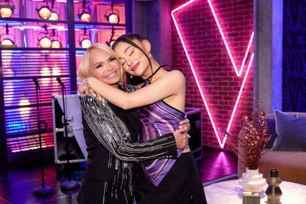 Battle Reality" -- Pictured: Kristin Chenoweth, Ariana Grande -- (612×408)