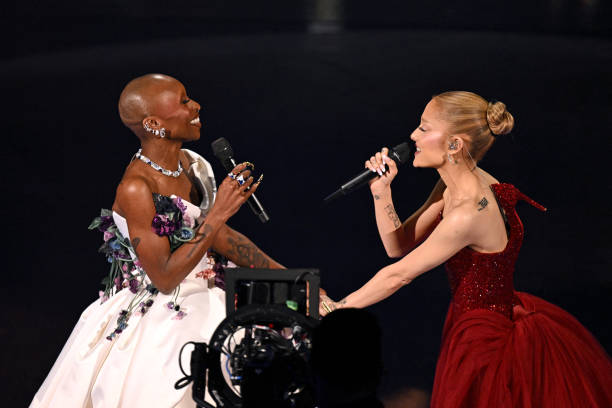 British singer and actress Cynthia Erivo and US singer and actress Ariana Grande perform onstage during the 97th Annual Academy Awards at the Dolby Theatre in Hollywood, California on March 2, 2025. — frame 9/12 (612×408)