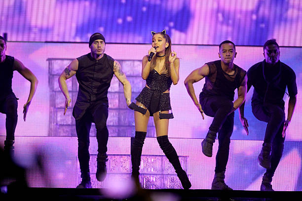 Ariana Grande-Butera "The Honeymoon"-TourLanxess-Arena Köln (612×408)