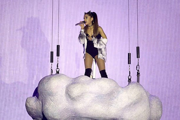Ariana Grande-Butera "The Honeymoon"-TourLanxess-Arena Köln