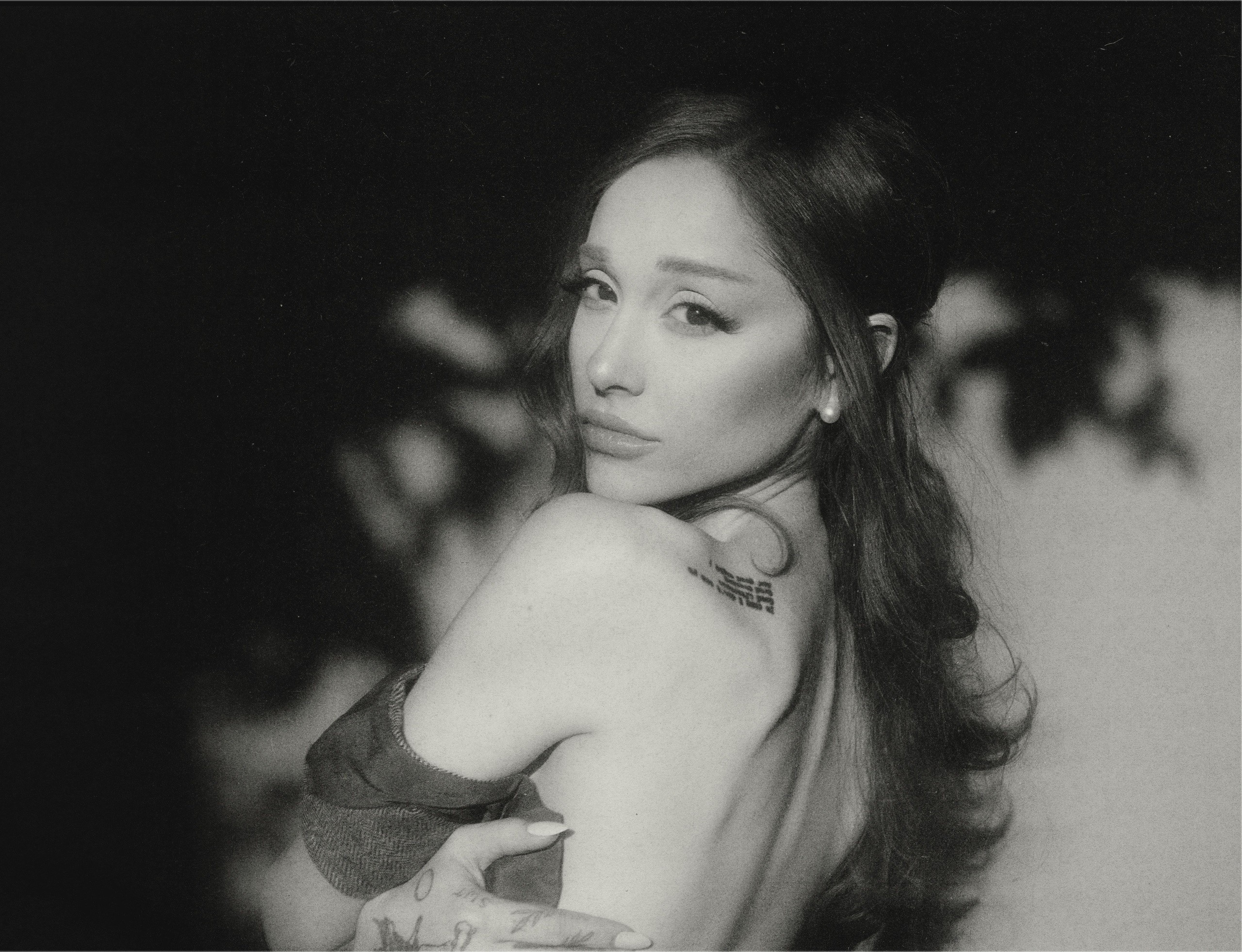 Ariana Grande by Katia Temkin for Petal (2026) (2560×1962)