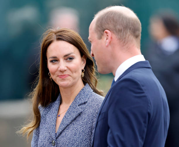 Catherine, Duchess of Cambridge and Prince William, Duke of Cambridge attend the official opening of the Glade of Light Memorial at Manchester Cathedral on May 10, 2022 in Manchester, England. The Glade of Light Memorial commemorates the victims of the terrorist attack that took place after an Ariana Grande concert at Manchester Arena on May 22, 2017. (612×503)
