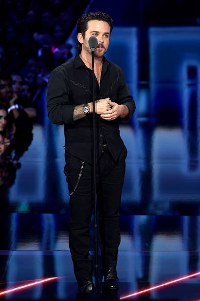 Christian Breslauer accepts the Video of the Year Award for “Brighter Days Ahead” with Ariana Grande onstage during the 2025 MTV Video Music Awards at UBS Arena on September 07, 2025 in Elmont, New York. (408×612)