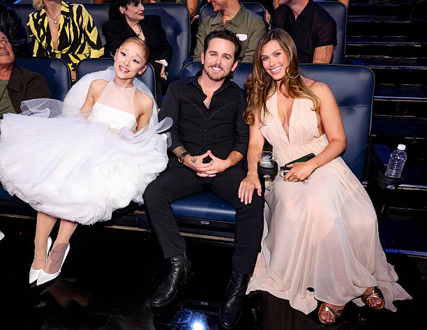 Ariana Grande, Christian Breslauer, Brittany Breslauer at the MTV Video Music Awards 2025 held at UBS Arena on September 07, 2025 in New York, New York. — frame 23/100 (612×473)