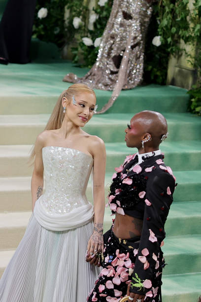 Ariana Grande Cynthia Erivo attend The 2024 Met Gala Celebrating "Sleeping Beauties: Reawakening Fashion" at The Metropolitan Museum of Art on May 06, 2024 in New York City. (408×612)