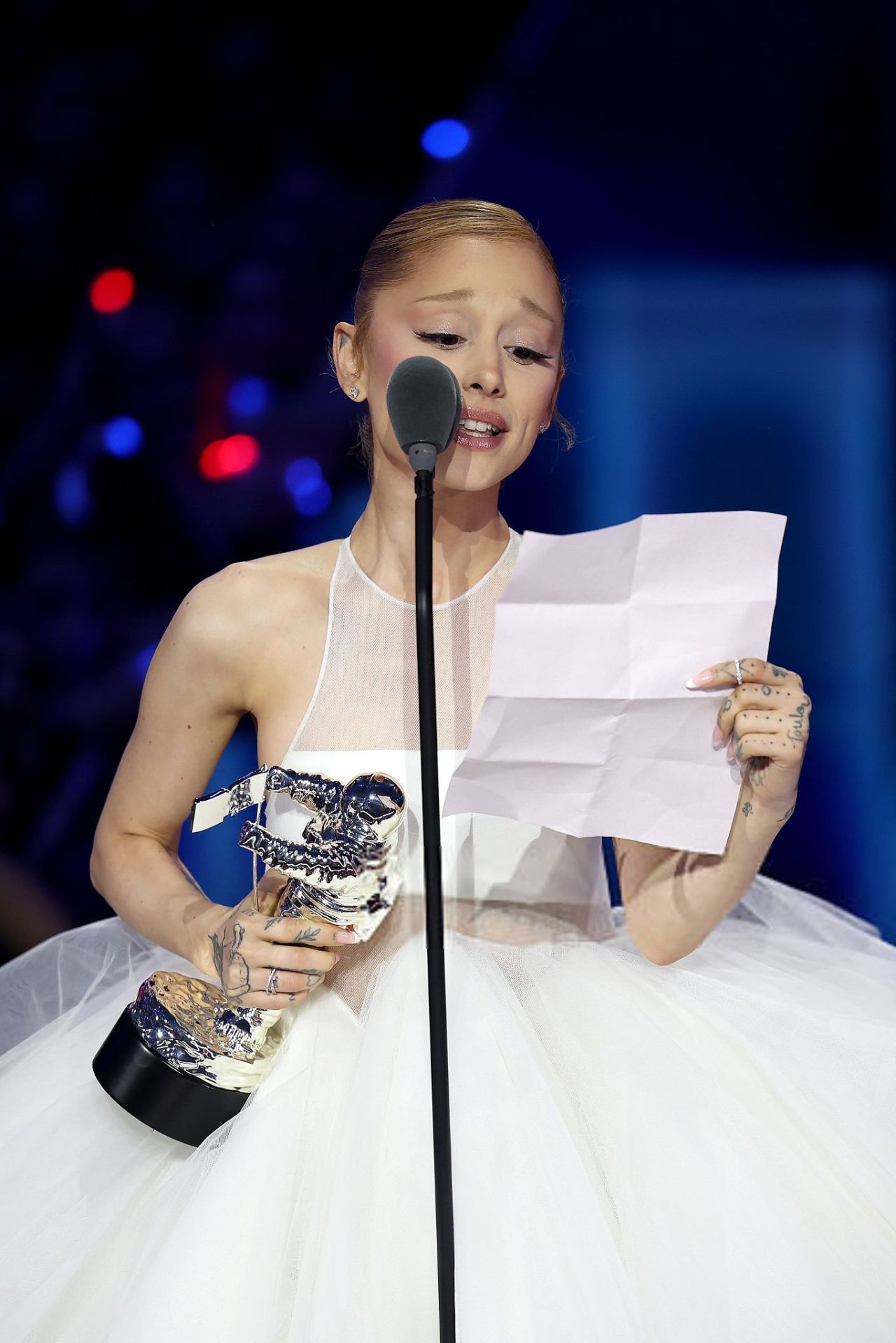 Ariana Grande Ethereal Tutu Elegance Debuts at 2025 MTV VMAs in Elmont