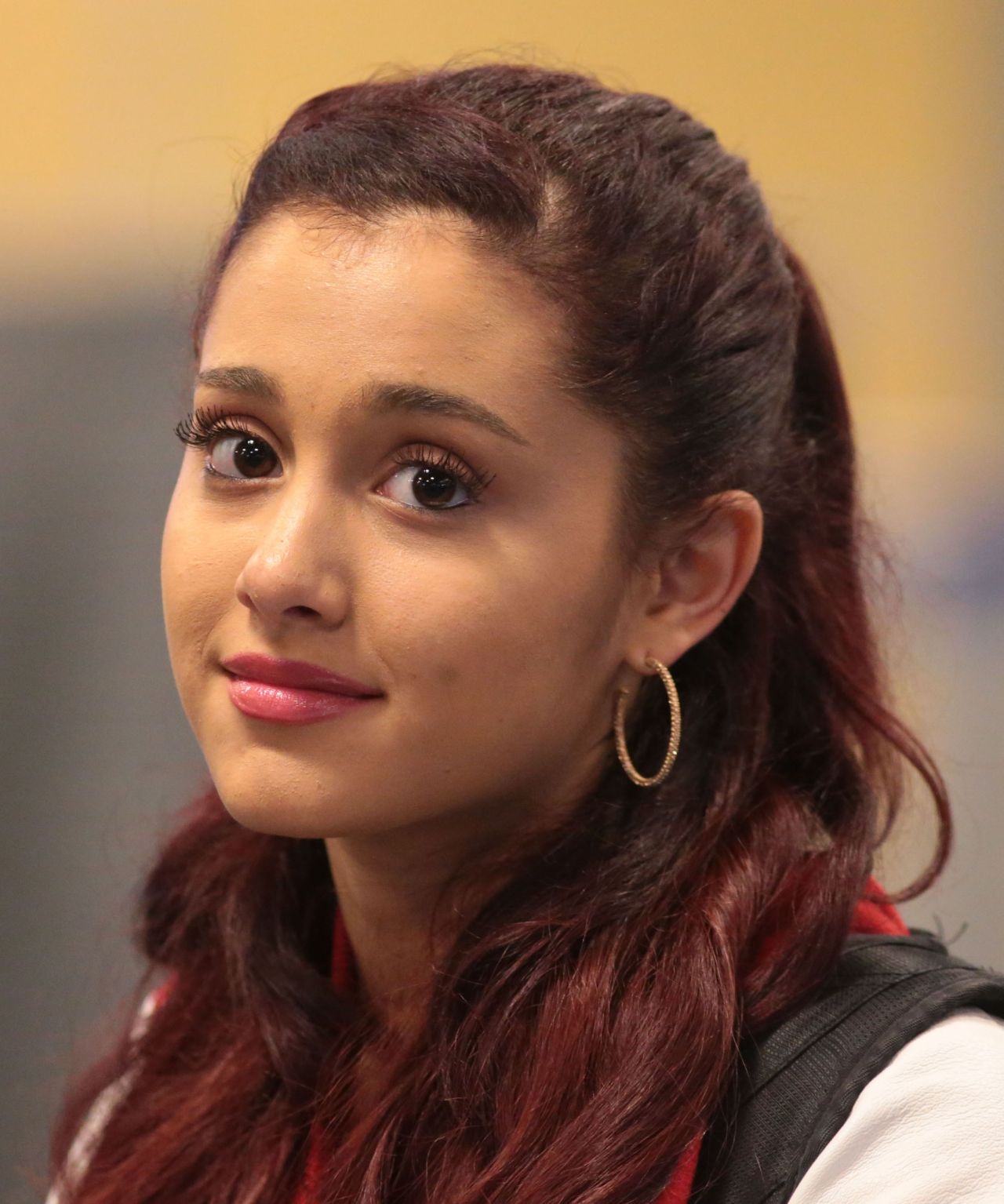Ariana Grande Films “Swindle” Scene at Vancouver Airport
