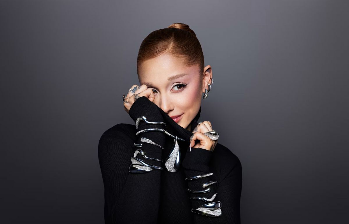 ARIANA GRANDE for Swarovski Classica 2026