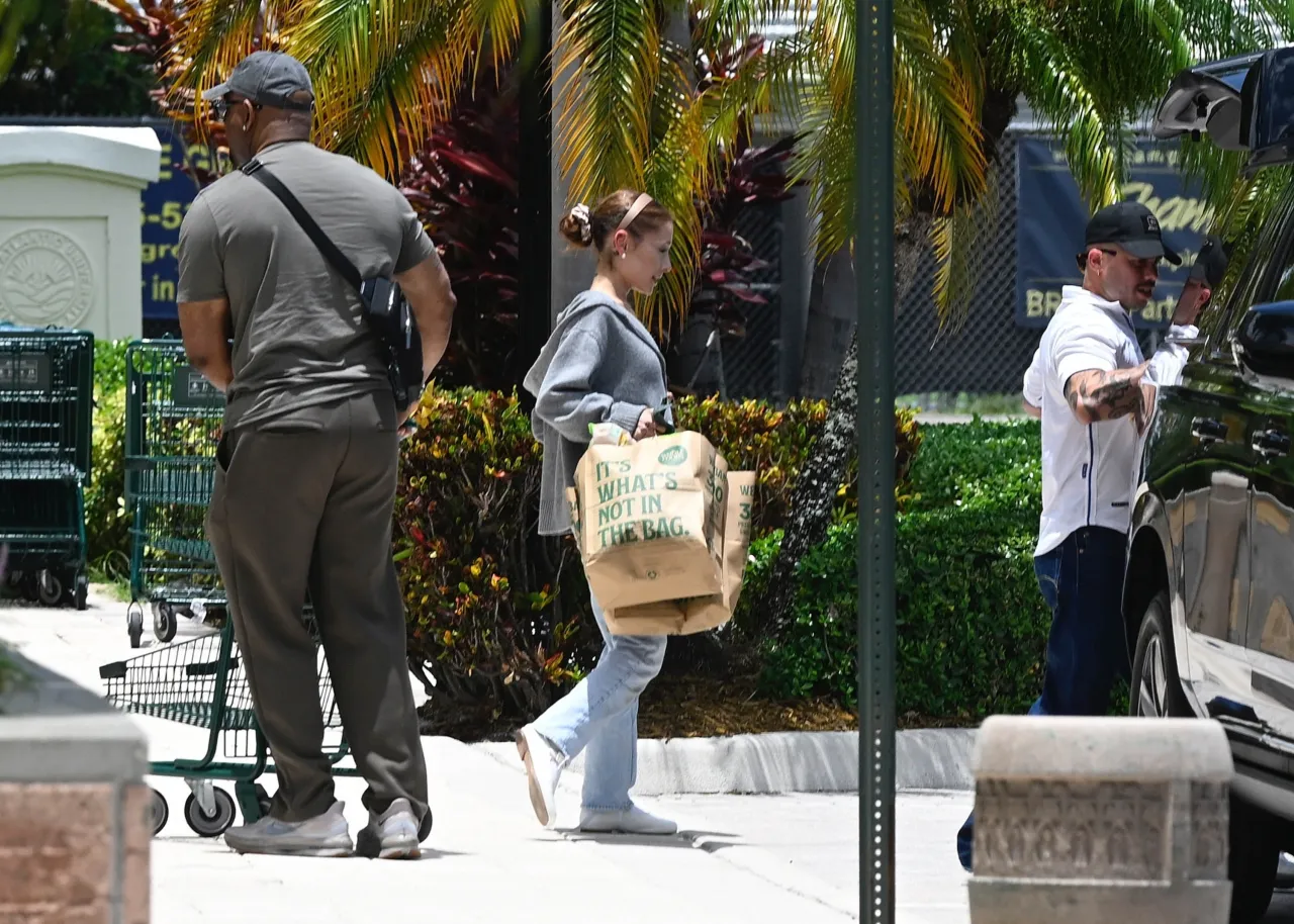 Ariana Grande Grocery Trip in Boca Raton July 2026