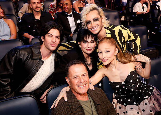 Hale Grande, Edward Butera, Joan Grande, Frankie Grande, Ariana Grande at the MTV Video Music Awards 2025 held at UBS Arena on September 07, 2025 in New York, New York. — frame 71/100 (612×437)
