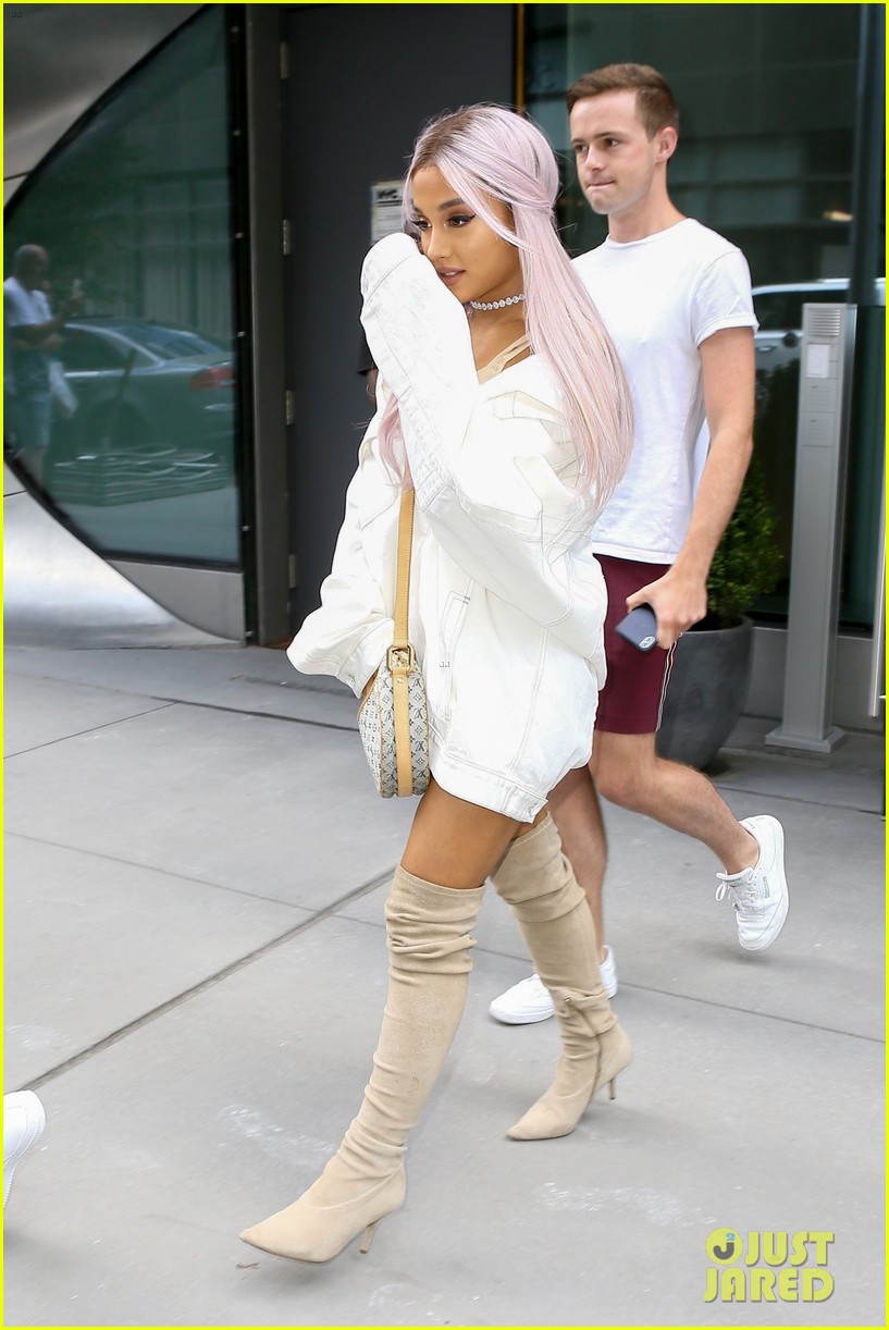 Ariana Grande in New York 07/18/2018 (817×1222)
