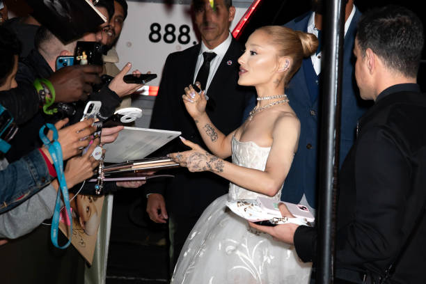 Ariana Grande is seen arriving at the 2024 WSJ Magazine Innovator Awards on October 29, 2024 in New York, New York. — frame 14/21 (612×408)