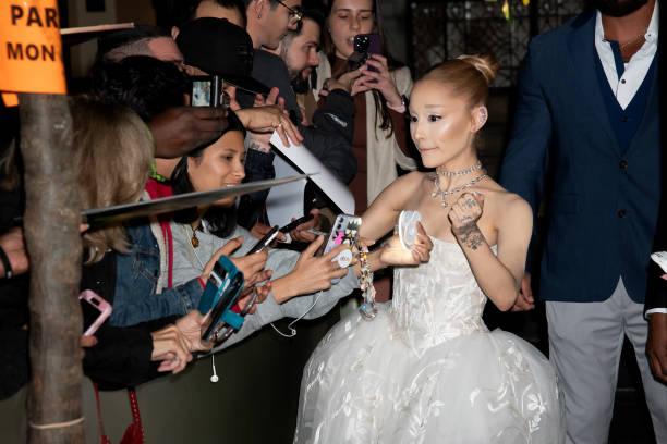 Ariana Grande is seen arriving at the 2024 WSJ Magazine Innovator Awards on October 29, 2024 in New York, New York. — frame 2/21 (612×408)