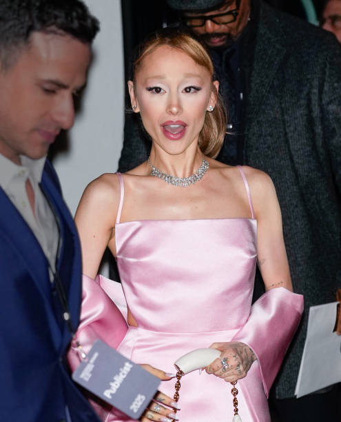 Ariana Grande is seen arriving to The National Board of Review Annual Awards Gala at Cipriani 42nd Street on January 07, 2025 in New York City. — frame 40/43 (495×612)