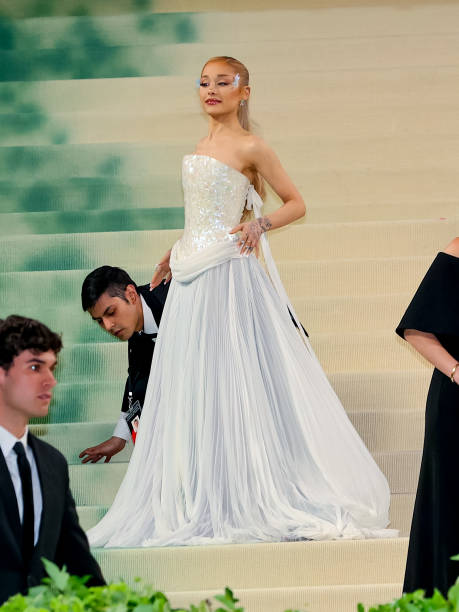 Ariana Grande is seen attending the 2024 Met Gala Celebrating 'Sleeping Beauties: Reawakening Fashion' at The Metropolitan Museum of Art on May 06, 2024 in New York City. (459×612)