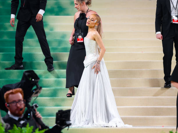 Ariana Grande is seen attending the 2024 Met Gala Celebrating 'Sleeping Beauties: Reawakening Fashion' at The Metropolitan Museum of Art on May 06, 2024 in New York City. (612×459)