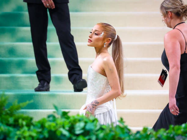 Ariana Grande is seen attending the 2024 Met Gala Celebrating 'Sleeping Beauties: Reawakening Fashion' at The Metropolitan Museum of Art on May 06, 2024 in New York City. (612×459)