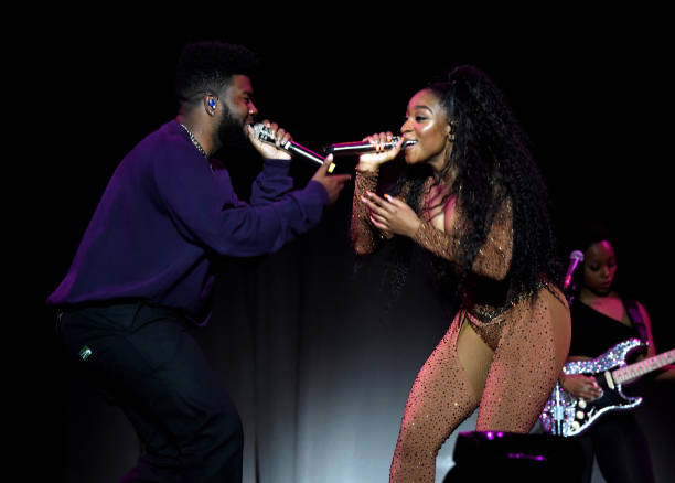 Khalid and Normani perform onstage during Ariana Grande Sweetener World Tour at Staples Center on May 07, 2019 in Los Angeles, California. (612×438)