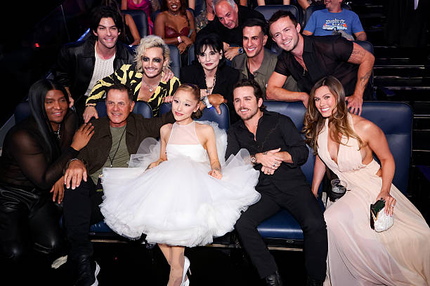 Law Roach, Hale Grande, Edward Butera, Frankie Grande, Ariana Grande, Joan Grande, Christian Breslauer, Brittany Breslauer at the MTV Video Music Awards 2025 held at UBS Arena on September 07, 2025 in New York, New York. — frame 29/100 (612×408)