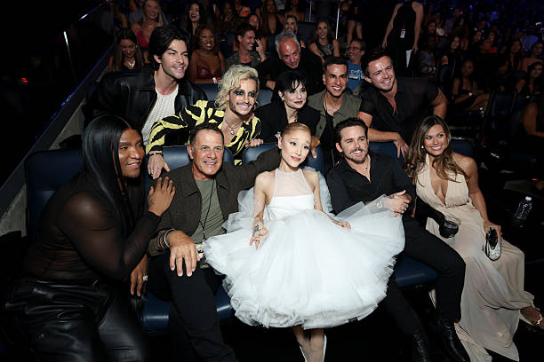 Law Roach, Hale Grande, Edward Butera, Frankie Grande, Joan Grande, Ariana Grande, Christian Breslauer and Brittany Breslauer attend the 2025 MTV Video Music Awards at UBS Arena on September 07, 2025 in Elmont, New York. (612×408)