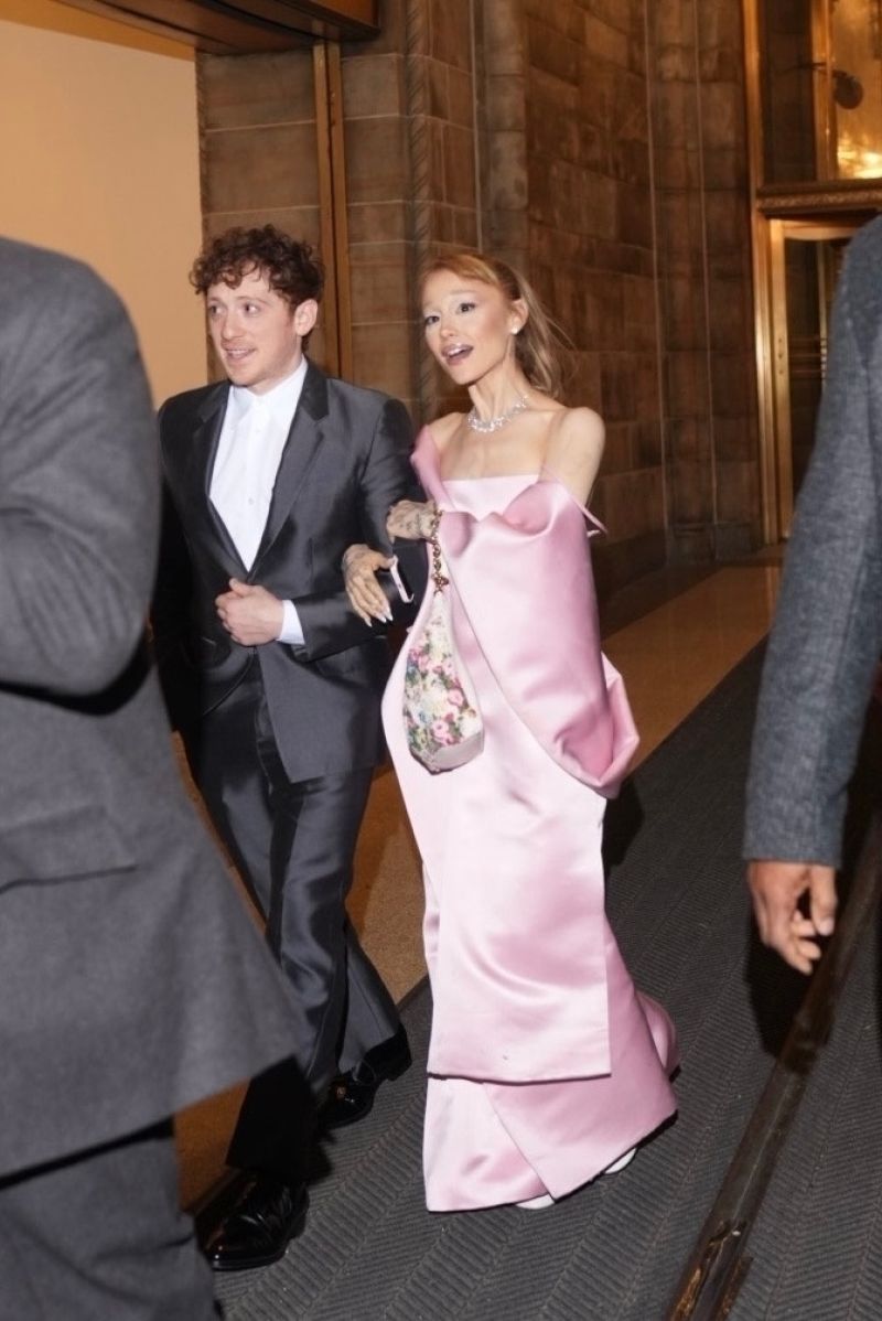 Ariana Grande Leaves National Board of Review Awards in New York 01-07-2024