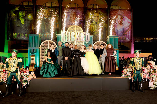 Marissa Bode, Bowen Yang, Jeff Goldblum, Jonathan Bailey, Ethan Slater, Cynthia Erivo, Ariana Grande, Michelle Yeoh, Marc E. Platt, Jon M. Chu and Bronwyn James attend as Universal Pictures proudly presents the WICKED FOR GOOD US Premiere on November 17, 2025 in New York City. (612×408)