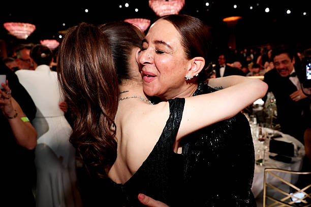 Ariana Grande, Maya Rudolph at the 83rd Annual Golden Globes held at The Beverly Hilton on January 11, 2026 in Beverly Hills, California. — frame 76/147 (612×408)
