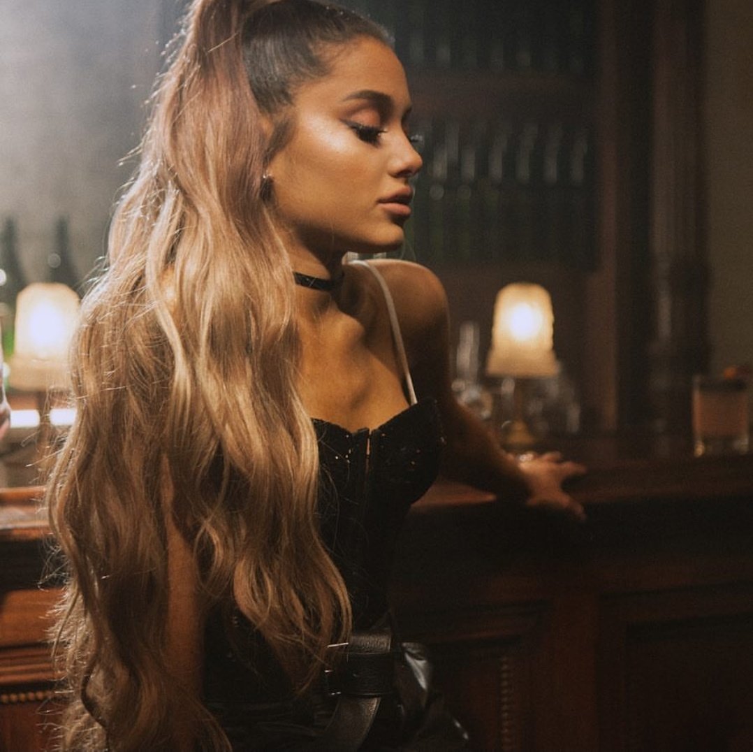 Music Video Breathin (2018)