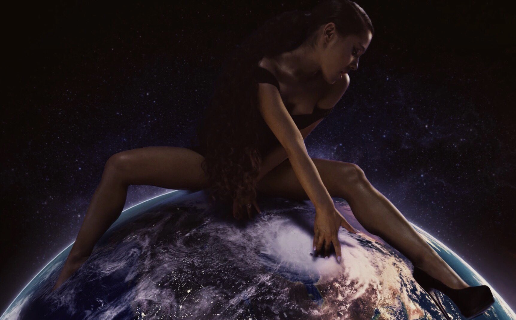 Music Video God Is A Woman (2018)