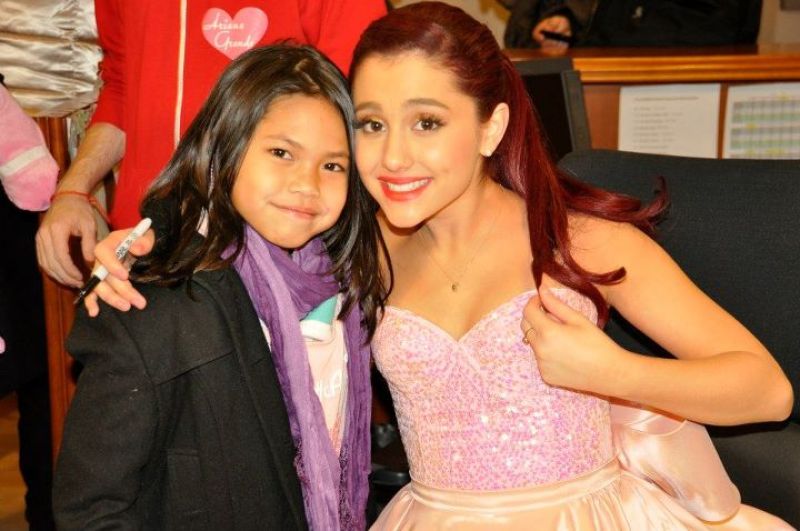 Ariana Grande Performs Live at Hershey Park 2011