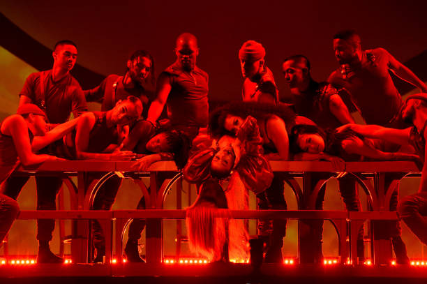 Ariana Grande performs on stage during her "Sweetener World Tour" at The O2 Arena on August 19, 2019 in London, England. (612×407)