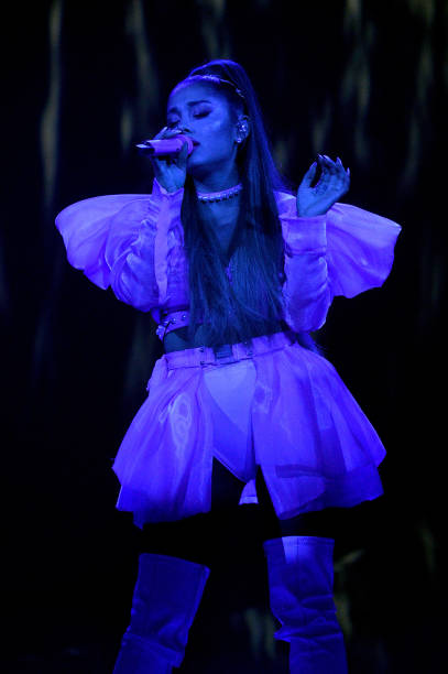 Ariana Grande performs on stage during her "Sweetener World Tour" at The O2 Arena on October 15, 2019 in London, England. — frame 10/20 (407×612)