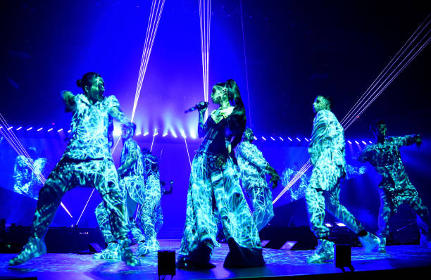 Ariana Grande performs on stage during the "Dangerous Woman" Tour Opener at Talking Stick Resort Arena on February 3, 2017 in Phoenix, Arizona. (612×398)