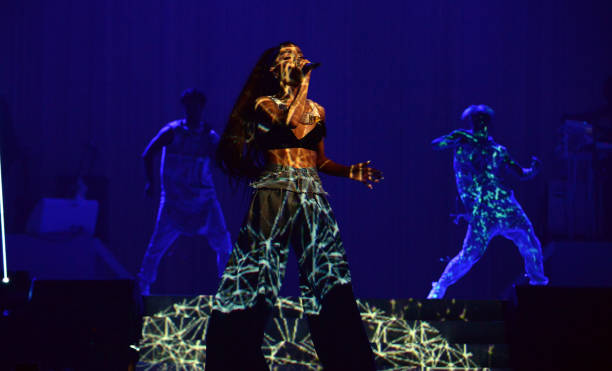 Ariana Grande performs on stage during the "Dangerous Woman" Tour Opener at Talking Stick Resort Arena on February 3, 2017 in Phoenix, Arizona. (612×371)