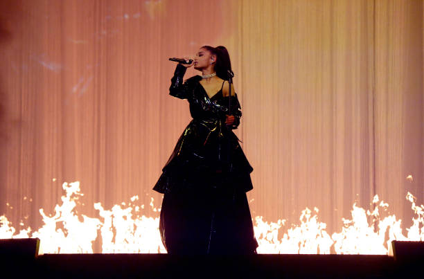 Ariana Grande performs on stage during the "Dangerous Woman" Tour Opener at Talking Stick Resort Arena on February 3, 2017 in Phoenix, Arizona. (612×403)