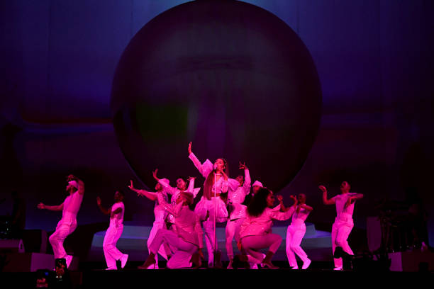 Ariana Grande performs onstage during Ariana Grande Sweetener World Tour at Staples Center on May 07, 2019 in Los Angeles, California. (612×408)