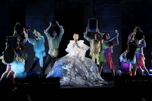 Ariana Grande performs onstage during The 2024 Met Gala Celebrating "Sleeping Beauties: Reawakening Fashion" at The Metropolitan Museum of Art on May 06, 2024 in New York City. — frame 138/236 (612×408)