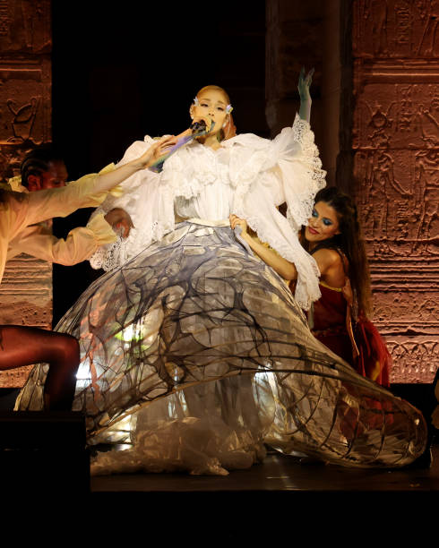 Ariana Grande performs onstage during The 2024 Met Gala Celebrating "Sleeping Beauties: Reawakening Fashion" at The Metropolitan Museum of Art on May 06, 2024 in New York City. — frame 148/236 (490×612)