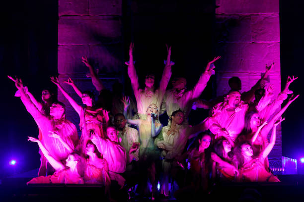 Ariana Grande performs onstage during The 2024 Met Gala Celebrating "Sleeping Beauties: Reawakening Fashion" at The Metropolitan Museum of Art on May 06, 2024 in New York City. — frame 170/236 (612×408)