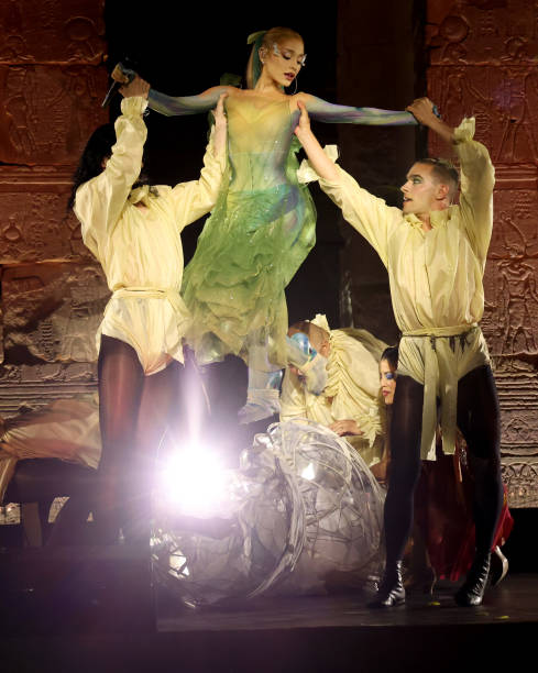 Ariana Grande performs onstage during The 2024 Met Gala Celebrating "Sleeping Beauties: Reawakening Fashion" at The Metropolitan Museum of Art on May 06, 2024 in New York City. (489×612)