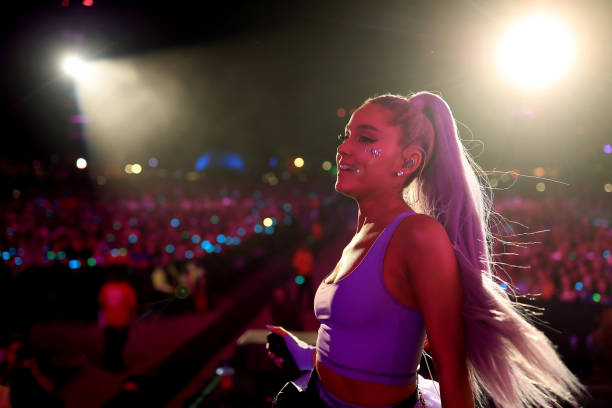 Ariana Grande performs with Kygo onstage during the 2018 Coachella Valley Music And Arts Festival at the Empire Polo Field on April 20, 2018 in Indio, California. — frame 18/19 (612×408)