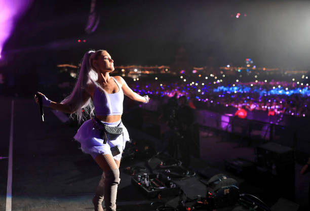 Ariana Grande performs with Kygo onstage during the 2018 Coachella Valley Music And Arts Festival at the Empire Polo Field on April 20, 2018 in Indio, California. — frame 13/19 (612×417)