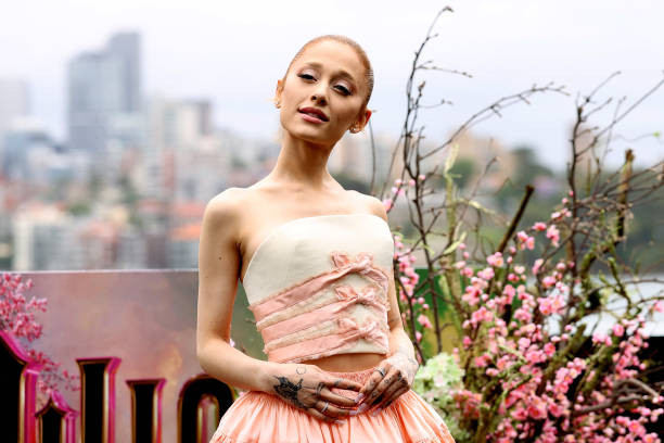 Ariana Grande poses for a photocall at Mrs Macquarie's Chair for the Australian premiere of "Wicked" at on November 05, 