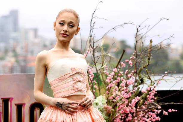 Ariana Grande poses for a photocall at Mrs Macquarie's Chair for the Australian premiere of "Wicked" at on November 05, 