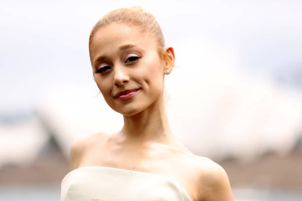 Ariana Grande poses for a photocall at Mrs Macquarie's Chair for the Australian premiere of "Wicked" at on November 05, 