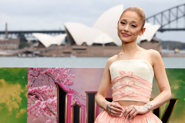 Ariana Grande poses for a photocall at Mrs Macquarie's Chair for the Australian premiere of "Wicked" at on November 05, 